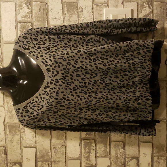 Ann Taylor top Medium-petite mesh back - Picture 1 of 5